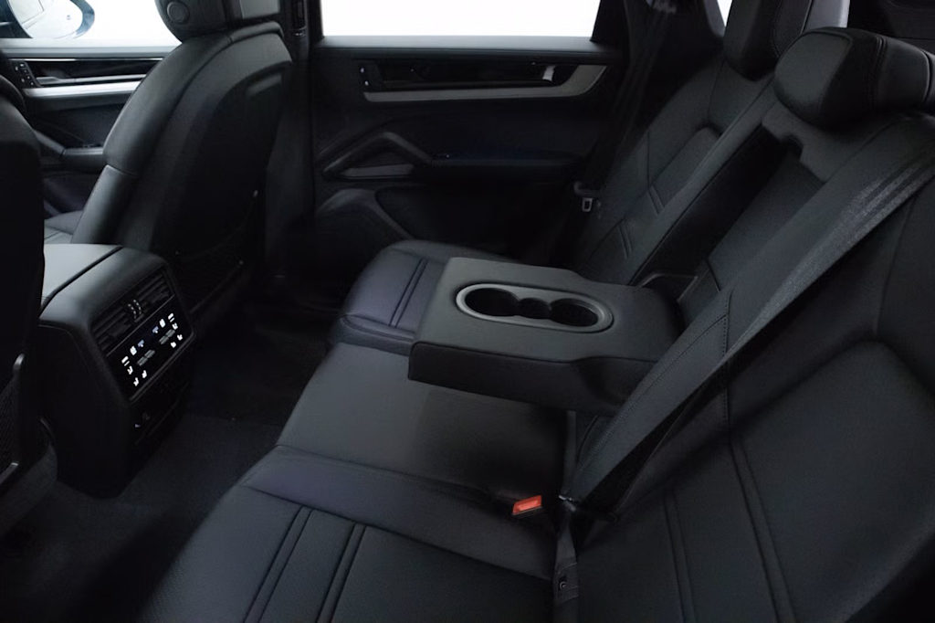 Thumbnail: 2025 Porsche Cayenne - 35