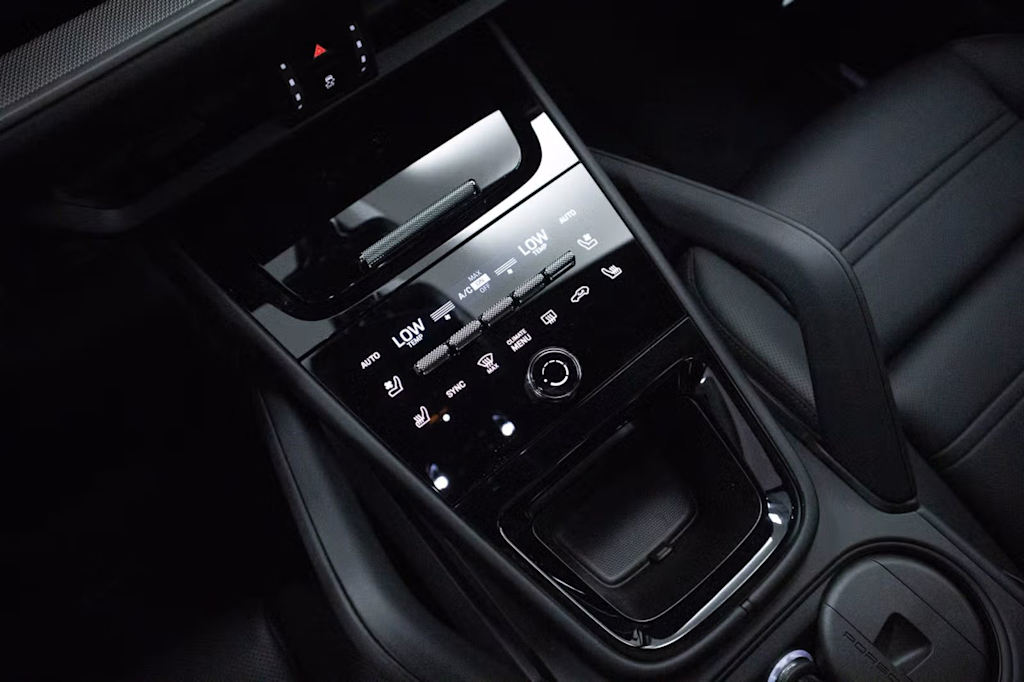 Thumbnail: 2025 Porsche Cayenne - 32