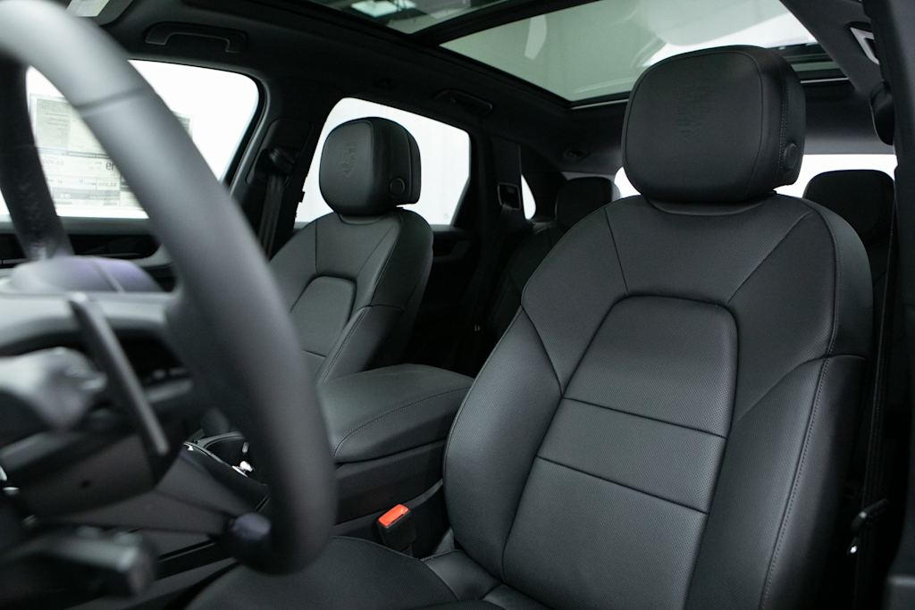 Thumbnail: 2026 Porsche Cayenne - 7