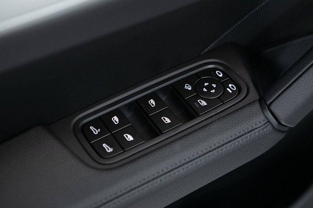 Thumbnail: 2026 Porsche Cayenne - 22