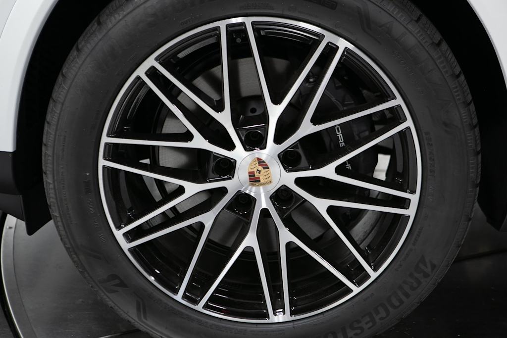 Thumbnail: 2026 Porsche Cayenne - 5