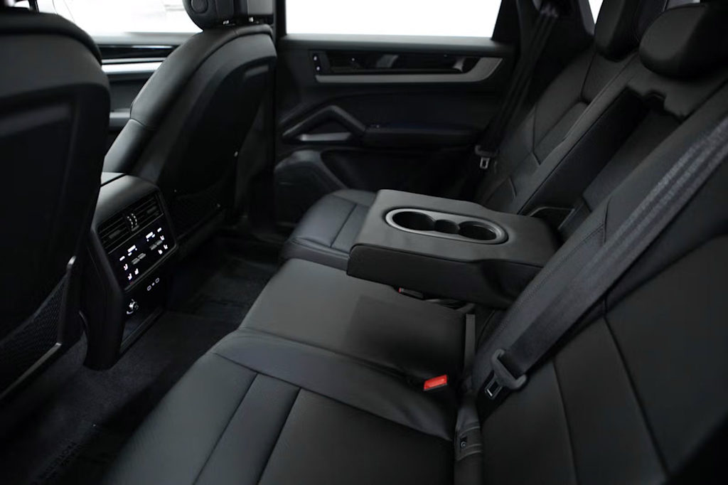 Thumbnail: 2026 Porsche Cayenne - 34