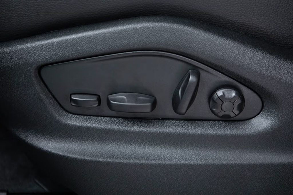 Thumbnail: 2026 Porsche Cayenne - 25