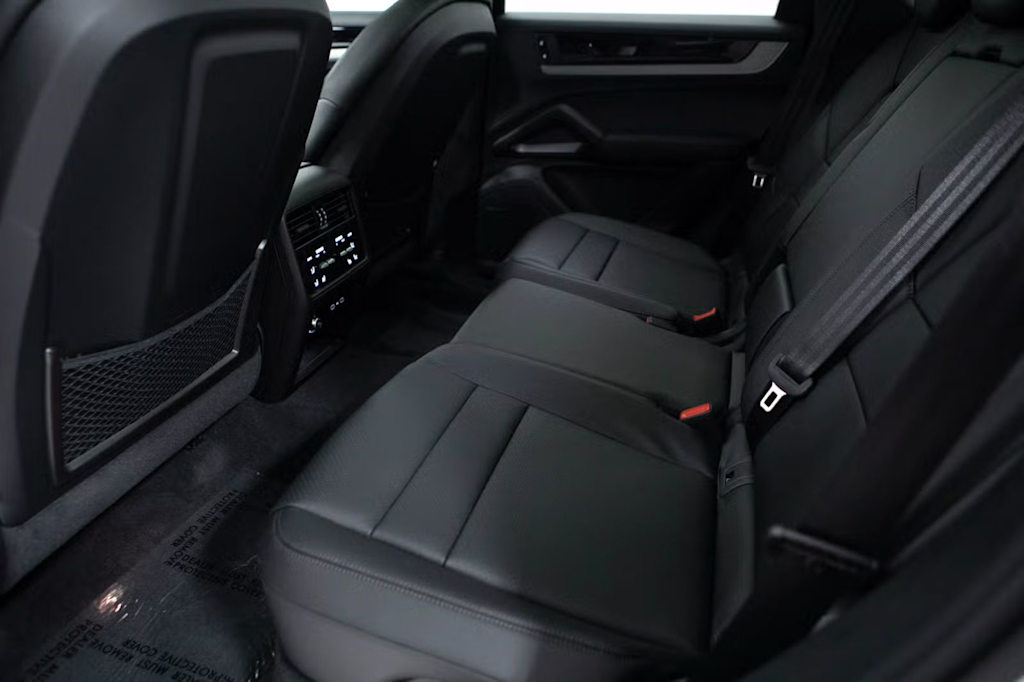 Thumbnail: 2026 Porsche Cayenne - 32