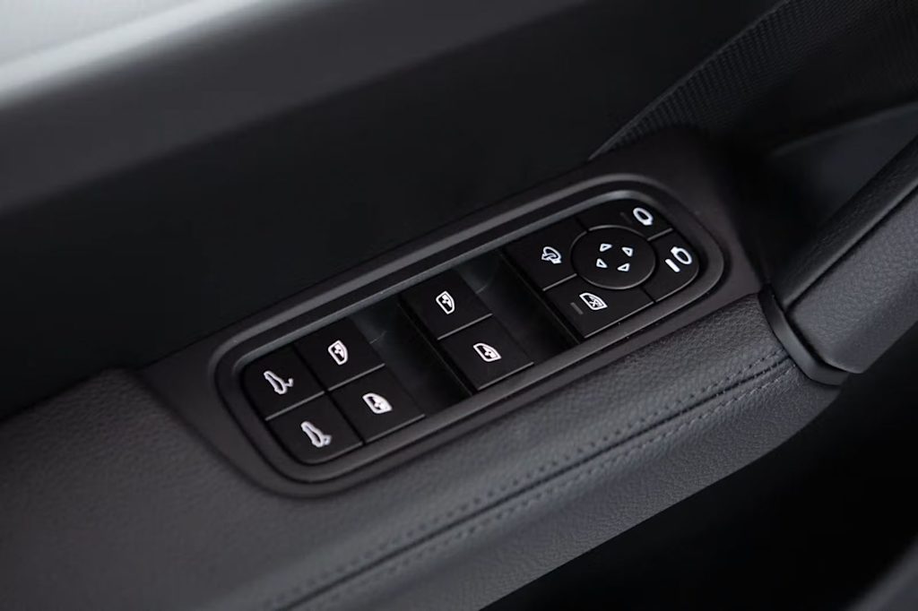 Thumbnail: 2026 Porsche Cayenne - 27