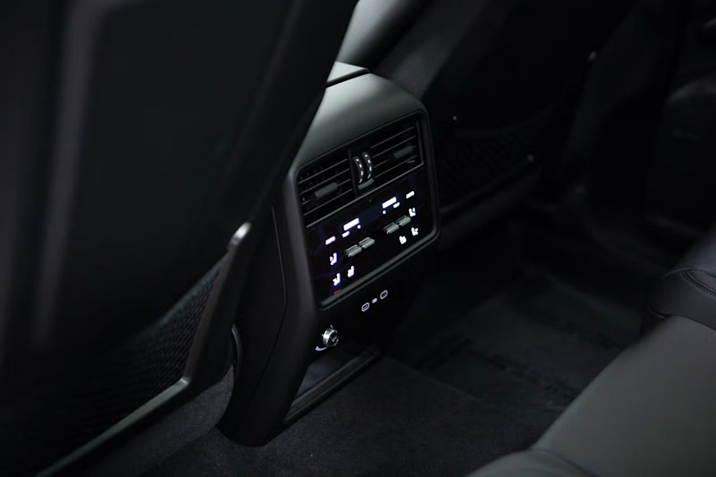 Thumbnail: 2026 Porsche Cayenne - 33