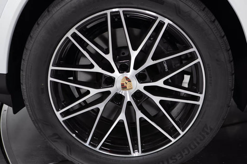 Thumbnail: 2026 Porsche Cayenne - 5