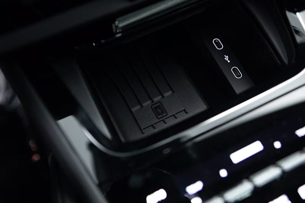Thumbnail: 2026 Porsche Cayenne - 30