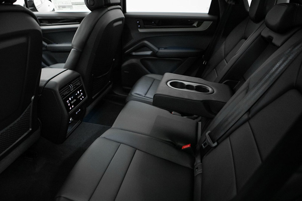 Thumbnail: 2026 Porsche Cayenne - 37