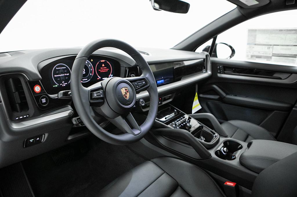 Thumbnail: 2026 Porsche Cayenne - 2