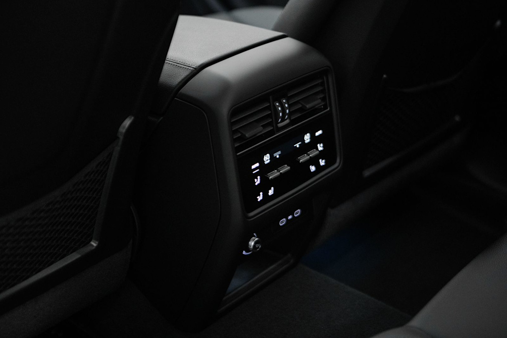 Thumbnail: 2026 Porsche Cayenne - 36