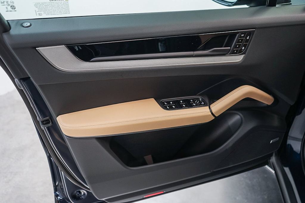 Thumbnail: 2026 Porsche Cayenne - 29