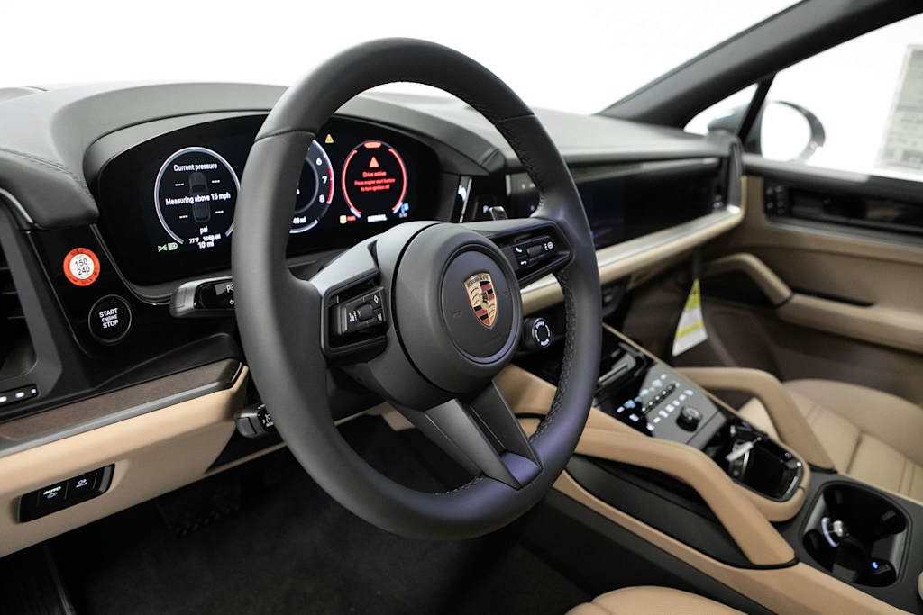 Thumbnail: 2026 Porsche Cayenne - 2