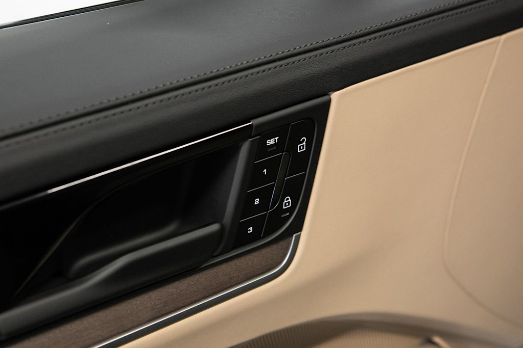 Thumbnail: 2026 Porsche Cayenne - 26