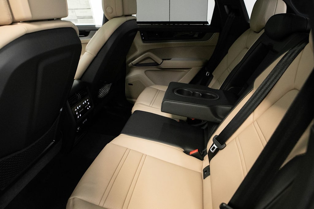 Thumbnail: 2026 Porsche Cayenne - 33