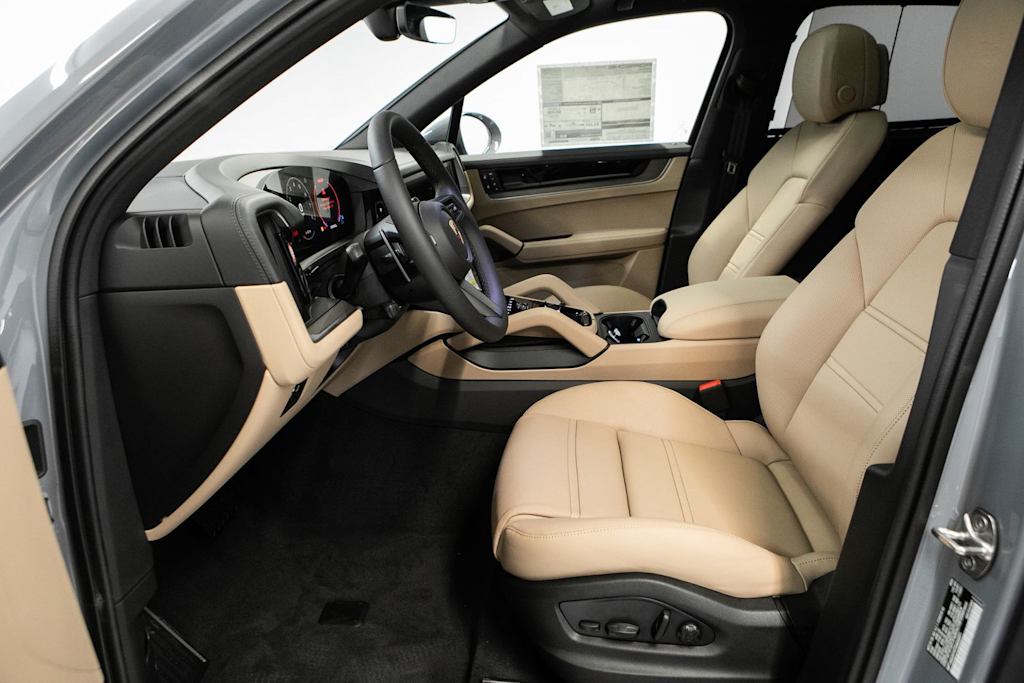 Thumbnail: 2026 Porsche Cayenne - 10