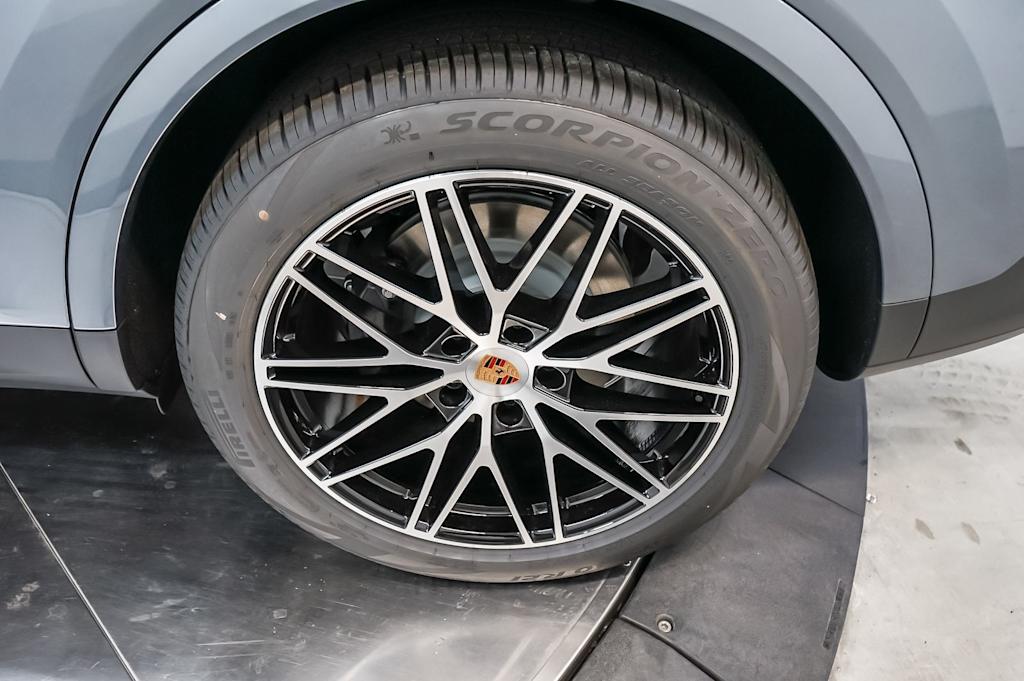 Thumbnail: 2026 Porsche Cayenne - 8