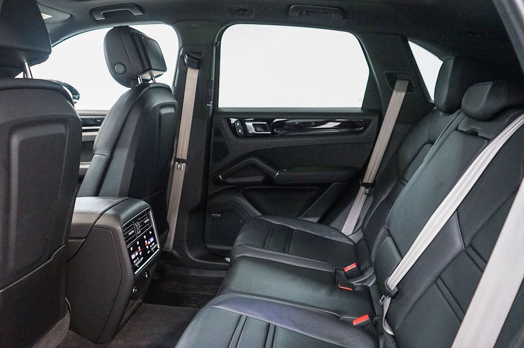 Thumbnail: 2023 Porsche Cayenne - 13