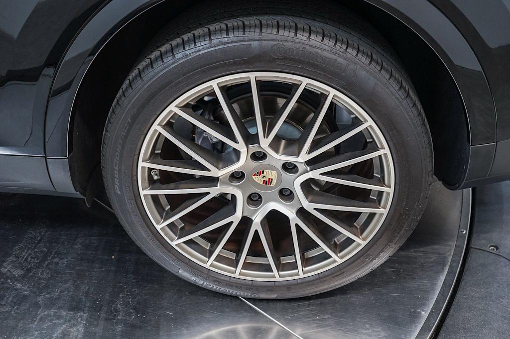 Thumbnail: 2023 Porsche Cayenne - 8