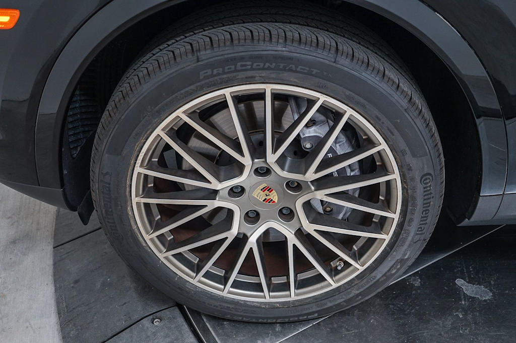 Thumbnail: 2023 Porsche Cayenne - 25