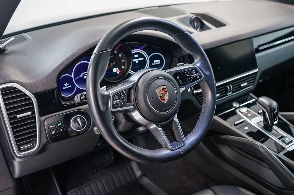 Thumbnail: 2023 Porsche Cayenne - 2