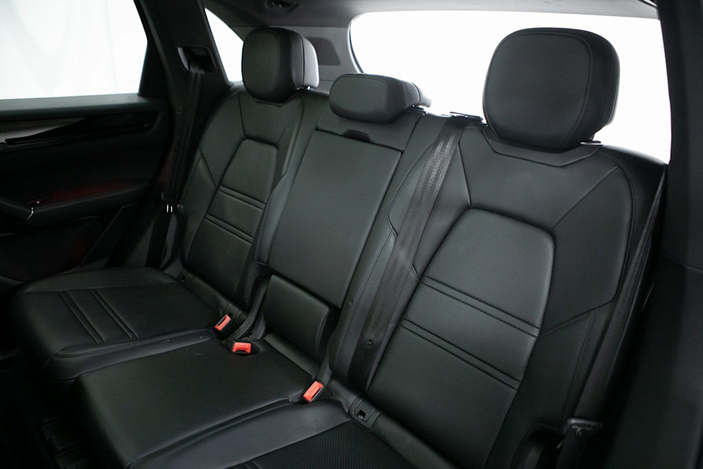 Thumbnail: 2023 Porsche Cayenne - 30