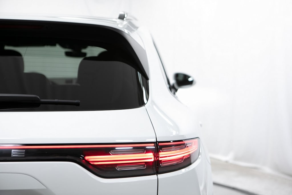 Thumbnail: 2023 Porsche Cayenne - 35