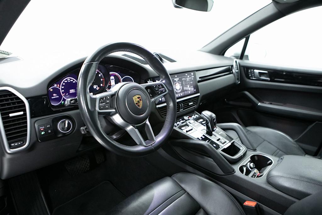 Thumbnail: 2023 Porsche Cayenne - 2