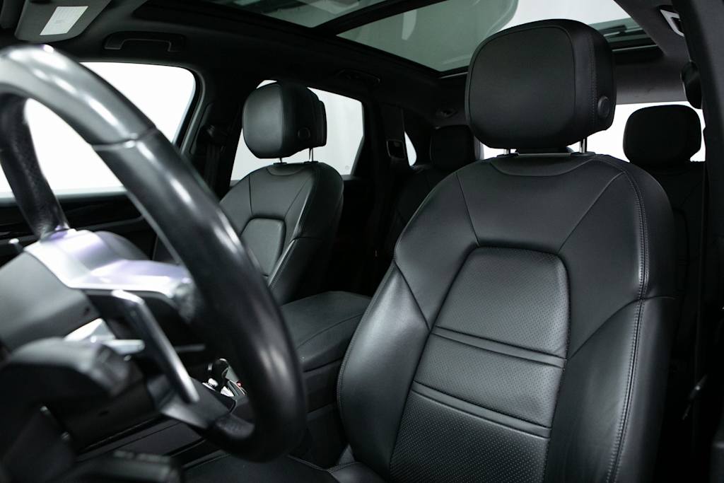 Thumbnail: 2023 Porsche Cayenne - 10