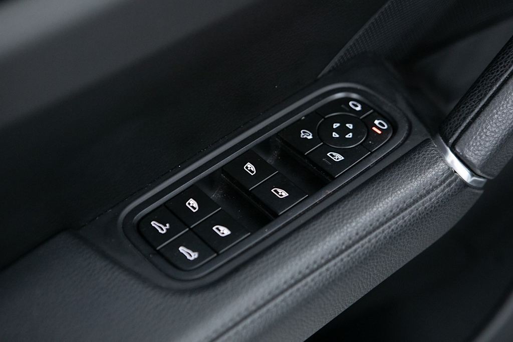 Thumbnail: 2023 Porsche Cayenne - 21