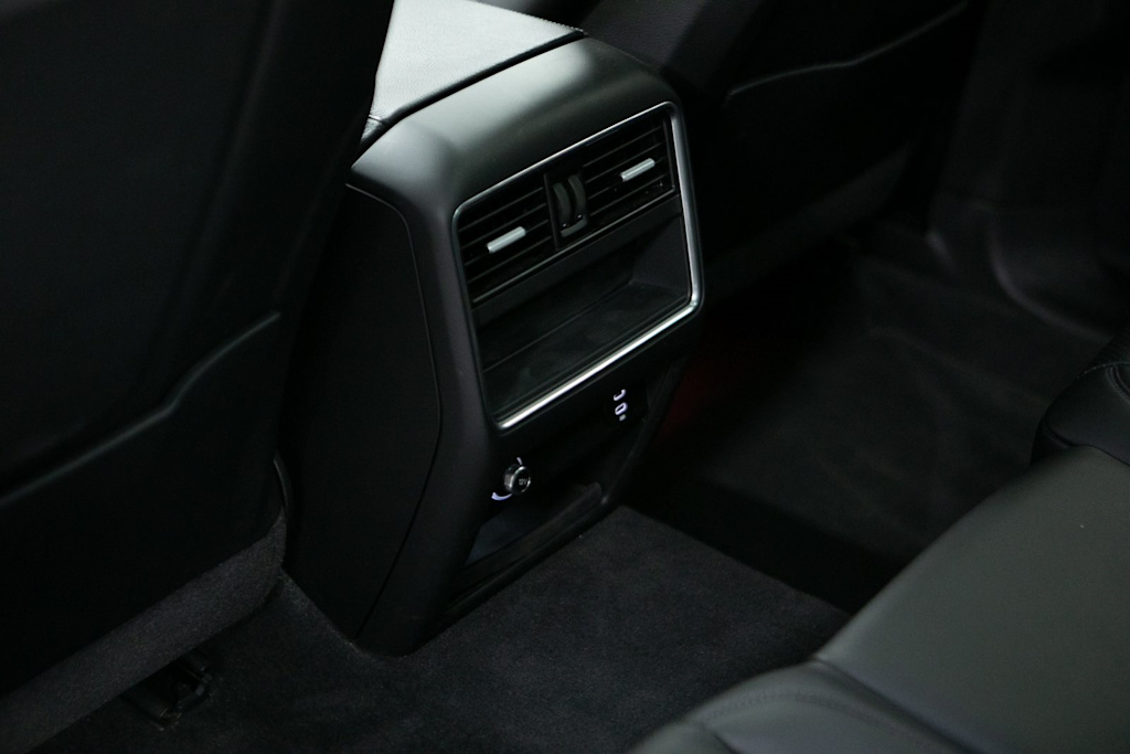 Thumbnail: 2023 Porsche Cayenne - 28