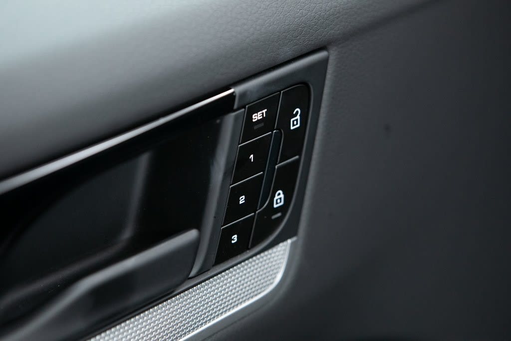 2024 Porsche Cayenne Base 27