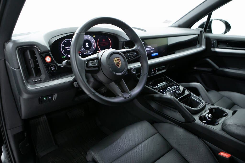 2024 Porsche Cayenne Base 2