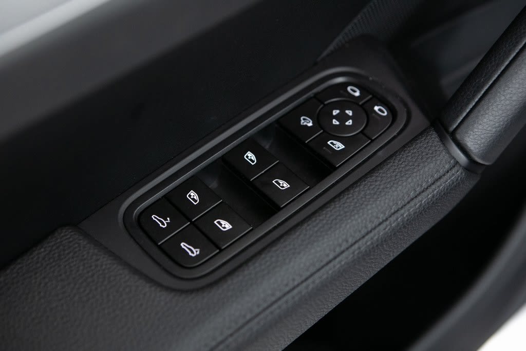 2024 Porsche Cayenne Base 26