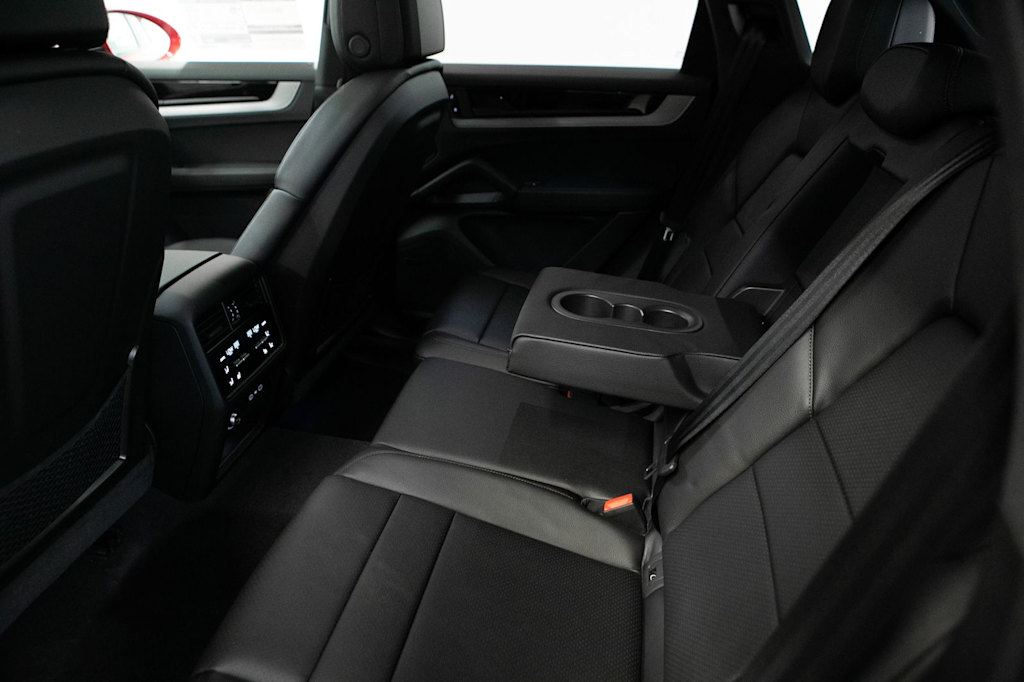 Thumbnail: 2026 Porsche Cayenne - 33