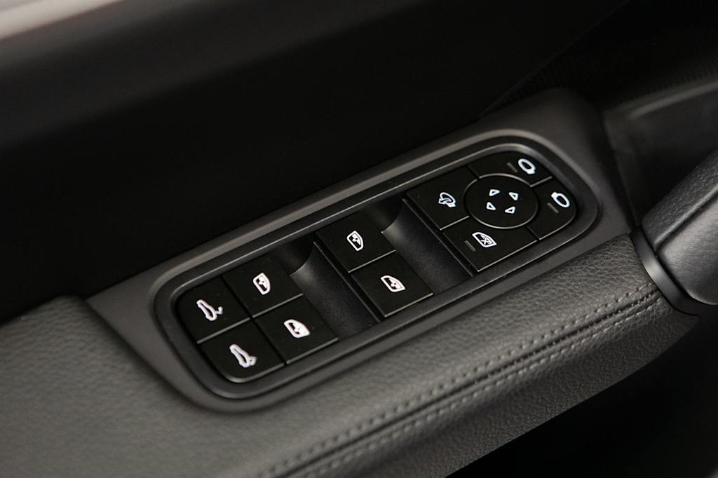 Thumbnail: 2026 Porsche Cayenne - 24