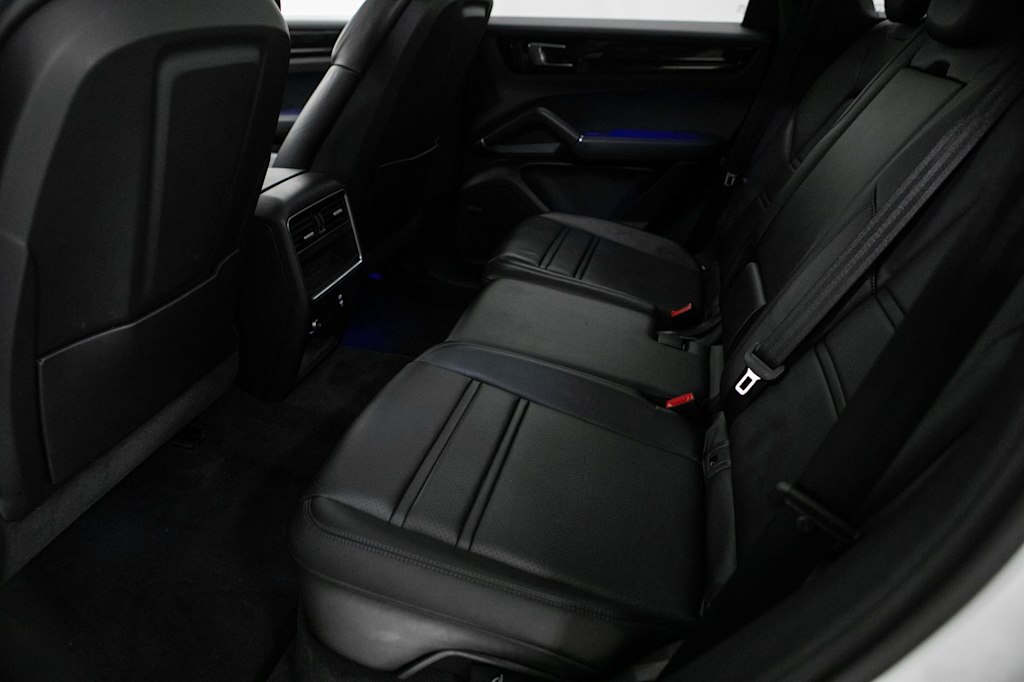 Thumbnail: 2023 Porsche Cayenne - 11