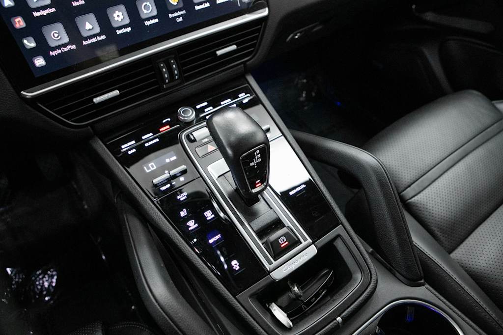 Thumbnail: 2023 Porsche Cayenne - 28
