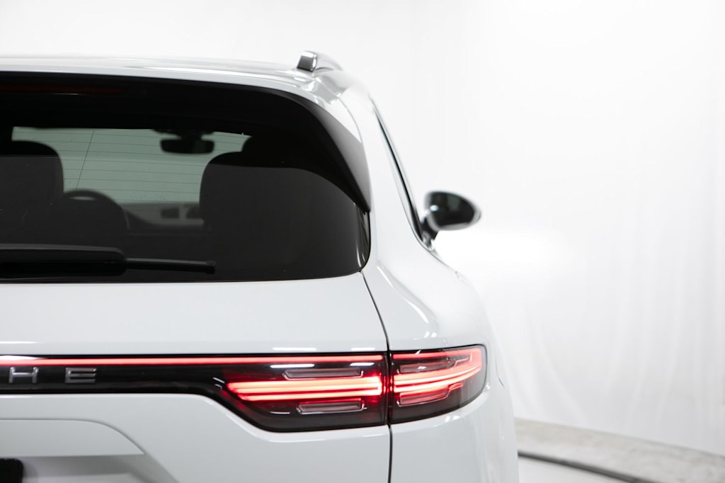 Thumbnail: 2023 Porsche Cayenne - 24