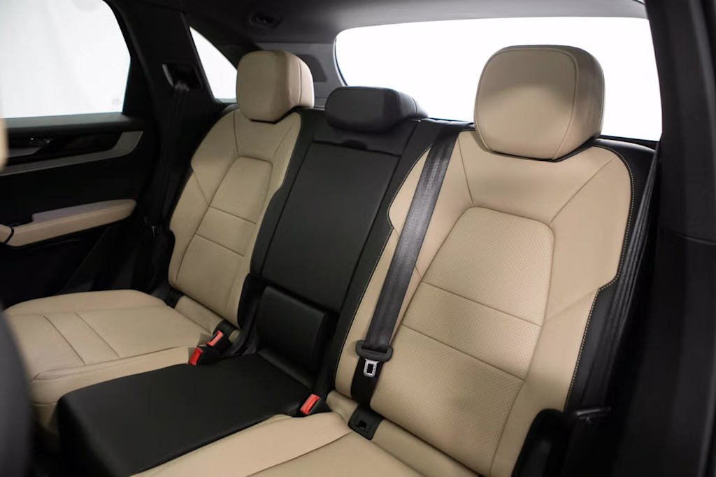 Thumbnail: 2026 Porsche Cayenne - 35
