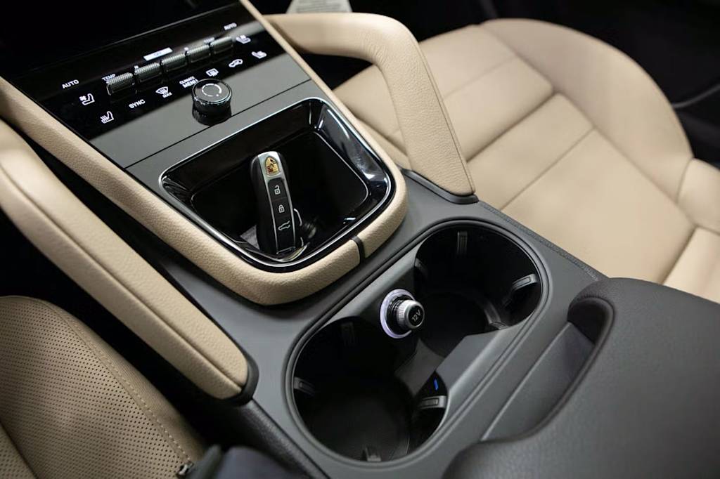 Thumbnail: 2026 Porsche Cayenne - 33