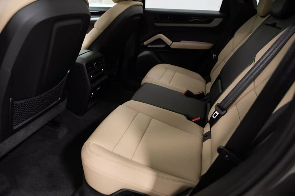 Thumbnail: 2026 Porsche Cayenne - 10