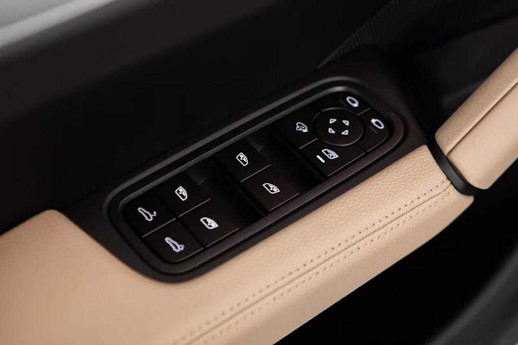 Thumbnail: 2026 Porsche Cayenne - 27