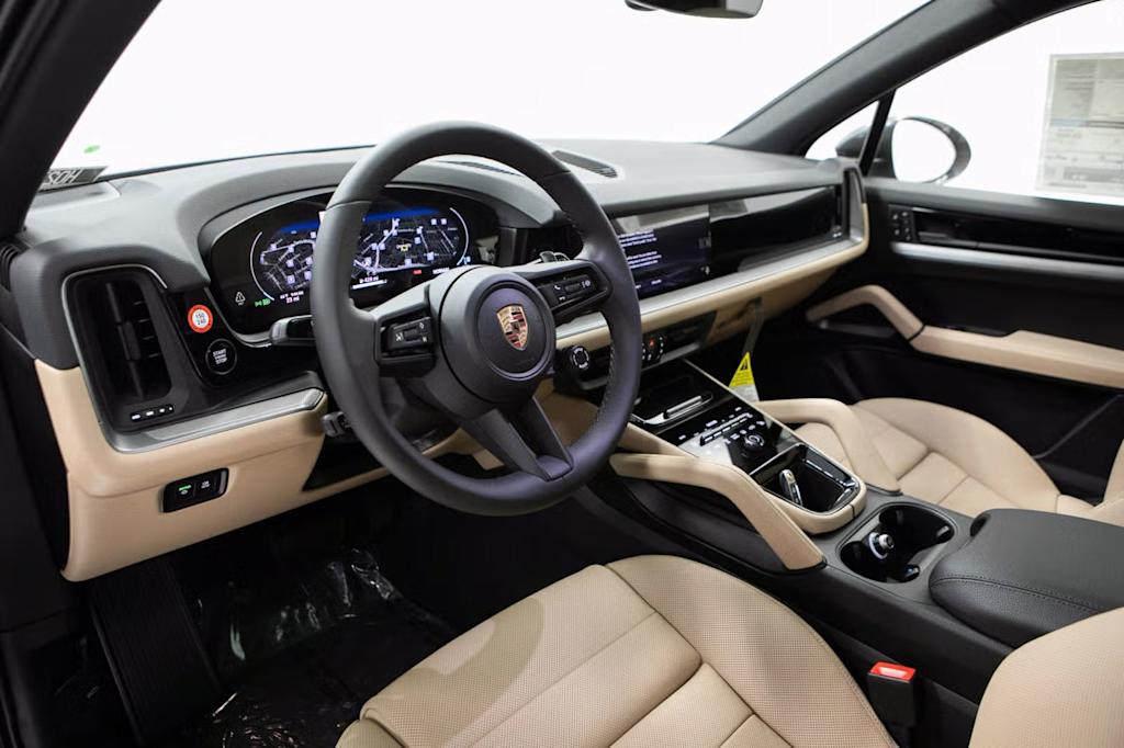 Thumbnail: 2026 Porsche Cayenne - 2