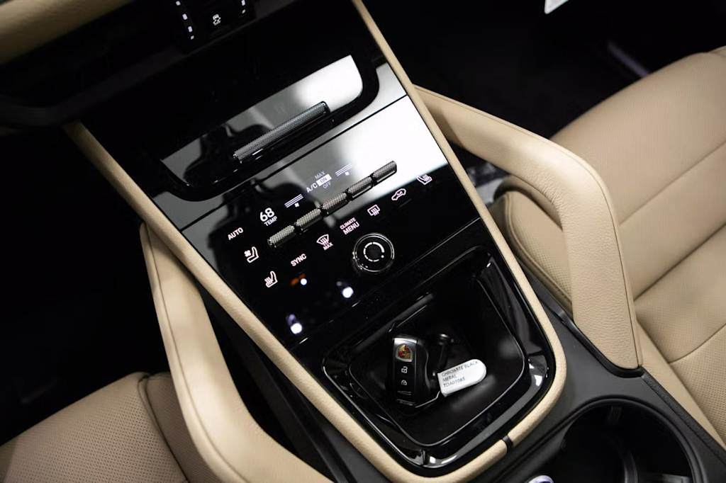 Thumbnail: 2026 Porsche Cayenne - 13