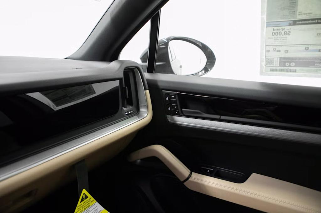 Thumbnail: 2026 Porsche Cayenne - 34
