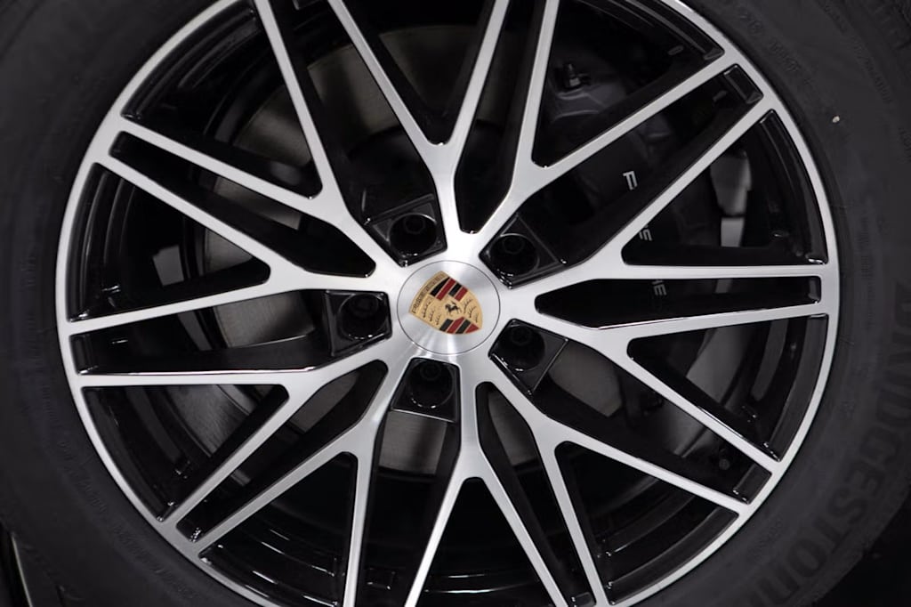 Thumbnail: 2026 Porsche Cayenne - 6