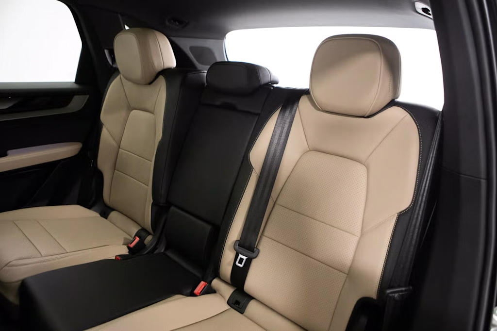 Thumbnail: 2026 Porsche Cayenne - 35