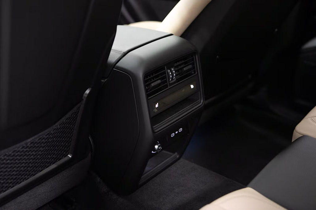Thumbnail: 2026 Porsche Cayenne - 36