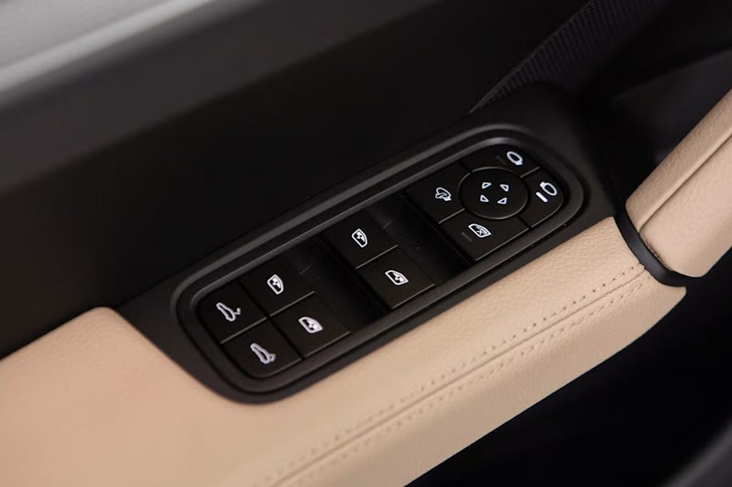 Thumbnail: 2026 Porsche Cayenne - 28